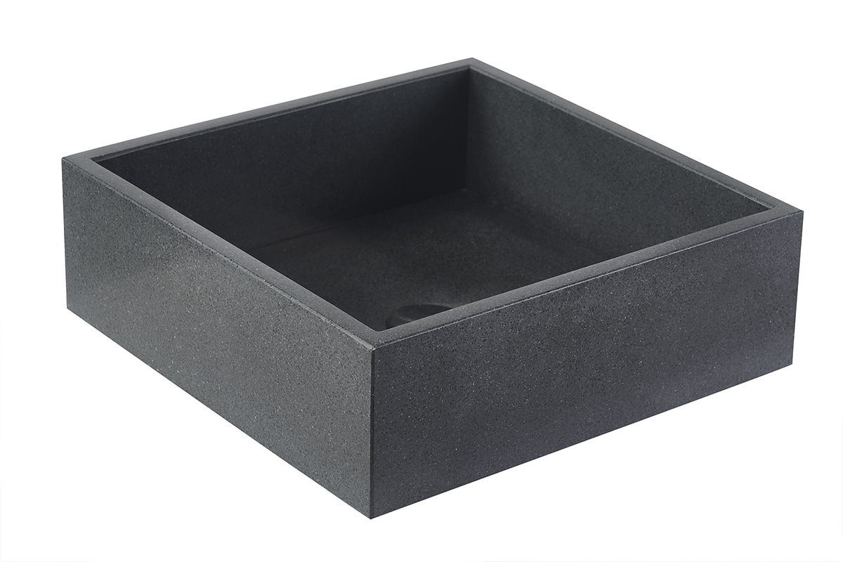 Lavabo quadrato in terrazzo nero, vista 3/4 con sfondo bianco, dimensioni L40 x P40 x H13 cm.