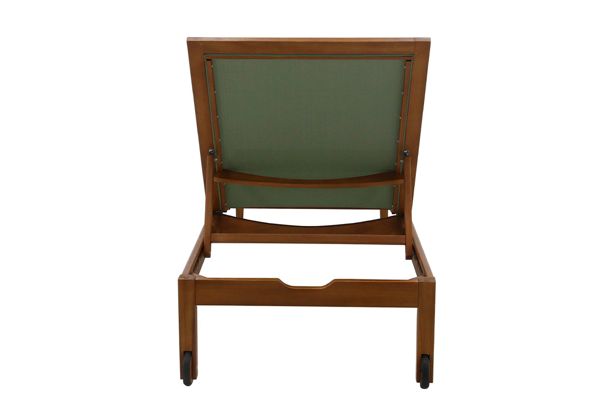 Vista posteriore di un lettino prendisole in legno massiccio e tela verde kaki.