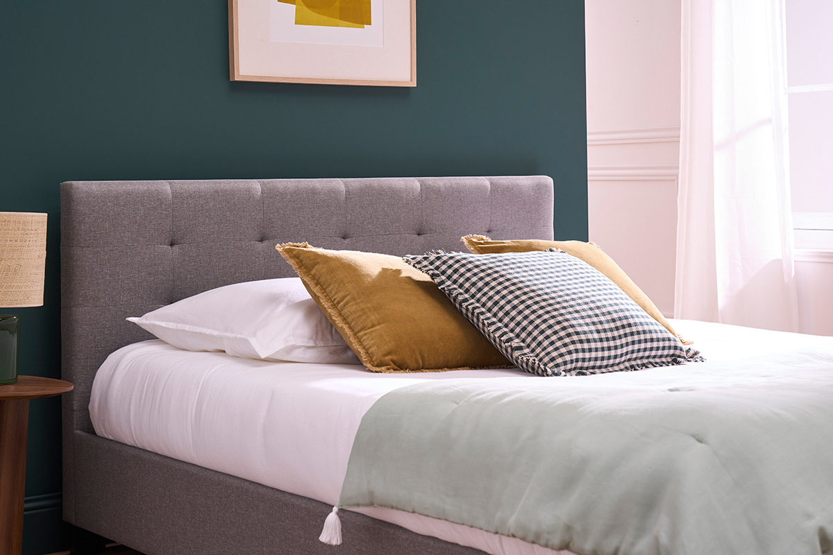 Letto 160 x 200 imbottito tessuto grigio MARQUISE