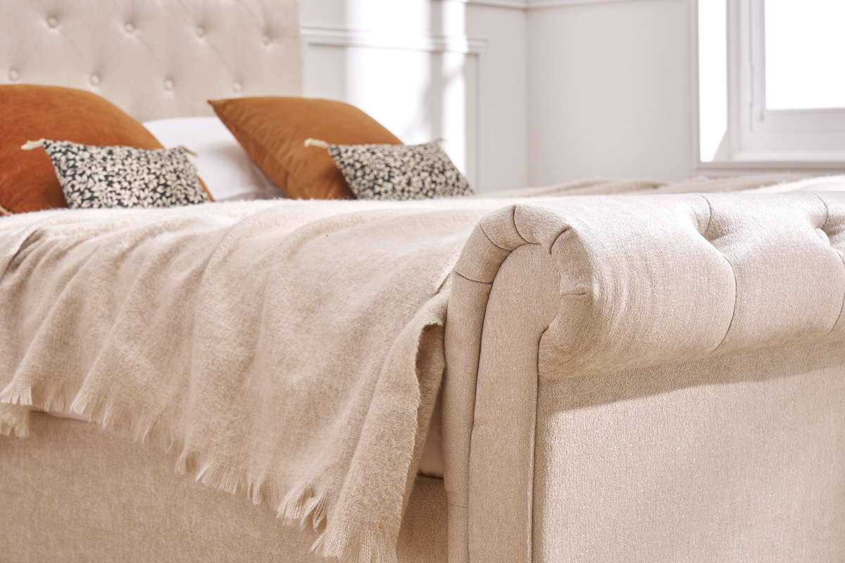 Letto matrimoniale 160x200 velluto capitonne RILEY