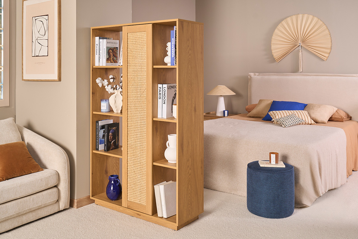 Libreria separatrice con ripiani in finitura legno chiaro rovere e intreccio di rattan L100 cm ALICANTE
