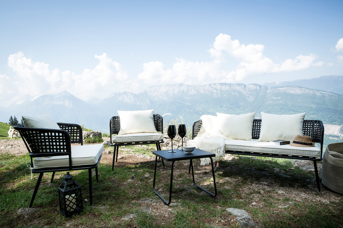 Lotto di 2 poltrone da giardino in fili di resina stile giunco Nero MONACO