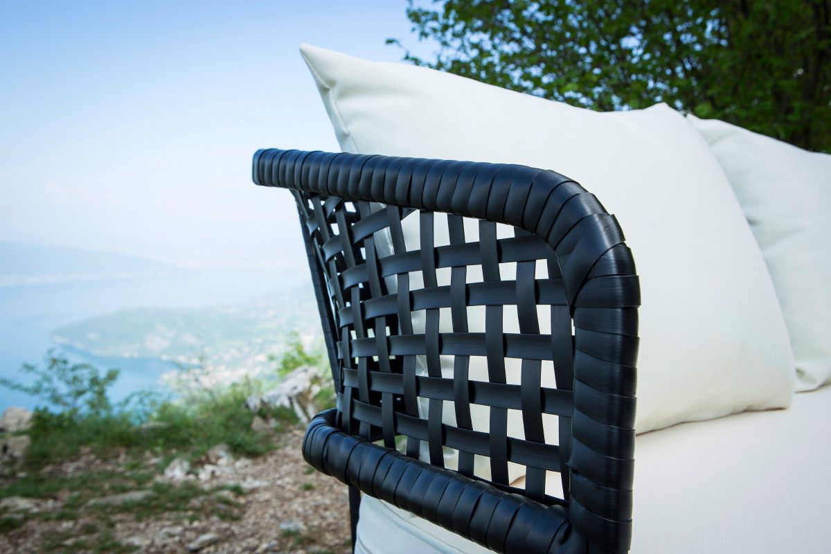 Lotto di 2 poltrone da giardino in fili di resina stile giunco Nero MONACO