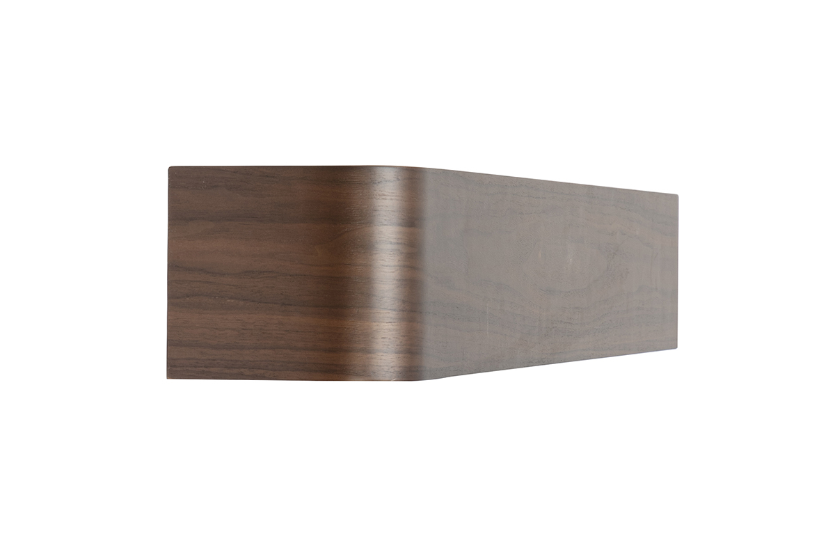 Scaffale murale in legno di noce vista di lato, curvato alle estremit�.