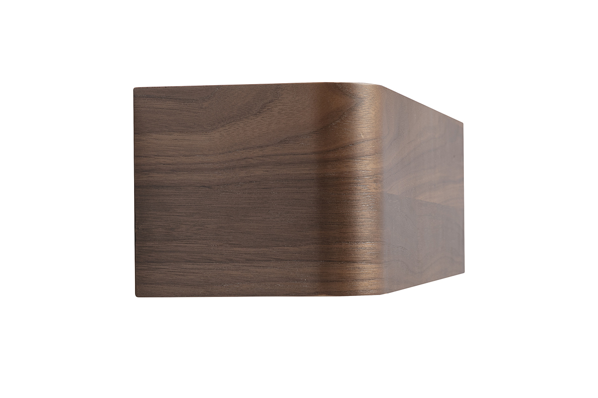 Vista laterale di uno scaffale da muro in noce scuro, estremit� arrotondata, formato compatto.