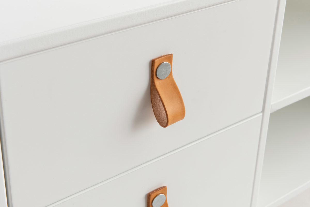 Mobile TV angolare scandinavo con cassetti bianco e legno ROHAN