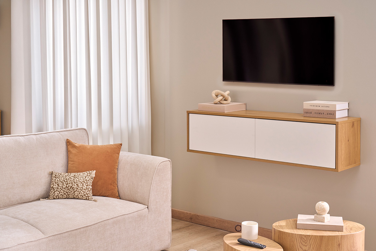 Mobile TV da parete finitura bianca e legno chiaro rovere L140 cm FLEXO