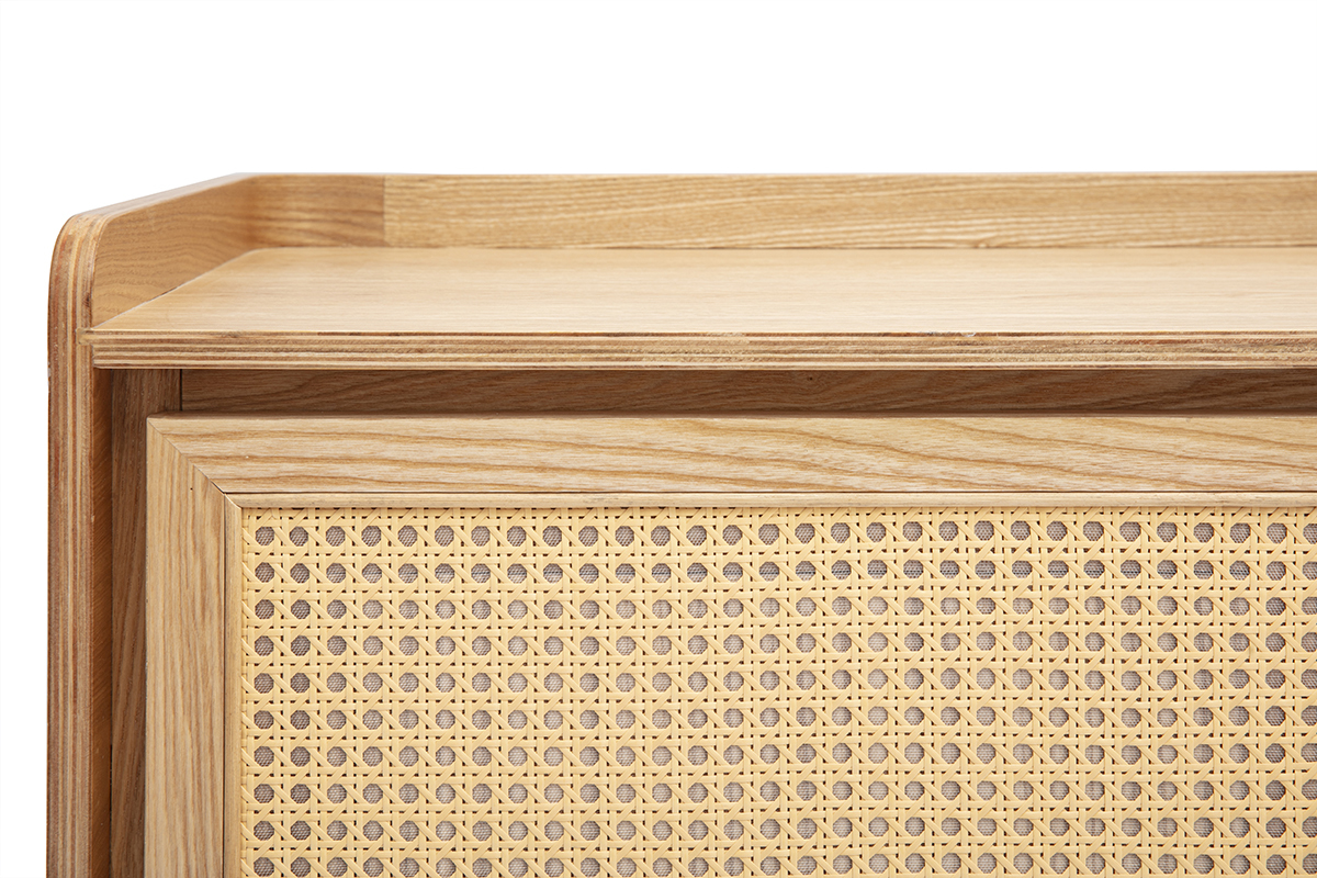 Vue de dessus du meuble TV ELSY in legno chiaro con frontale in cannage di rattan.