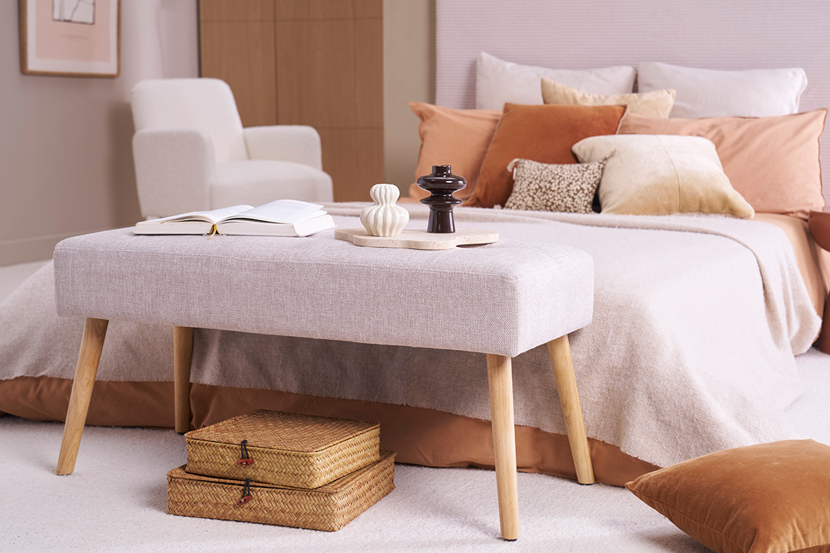 Panca scandinava lavorazione capitonn in tessuto effetto velluto testurizzato beige e legno chiaro L96 cm GUESTA