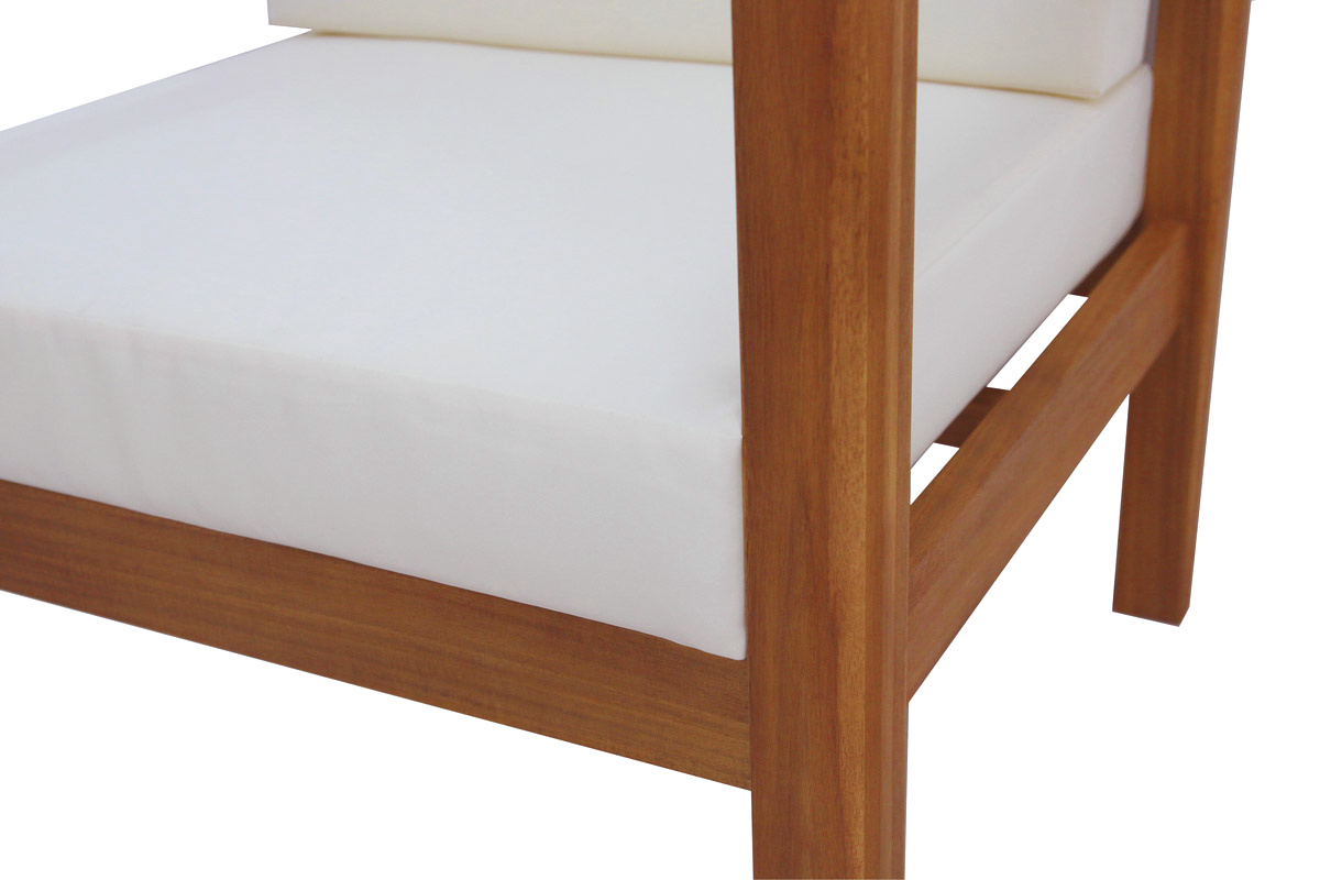 Poltrona da giardino legno massello con cuscini beige AKIS