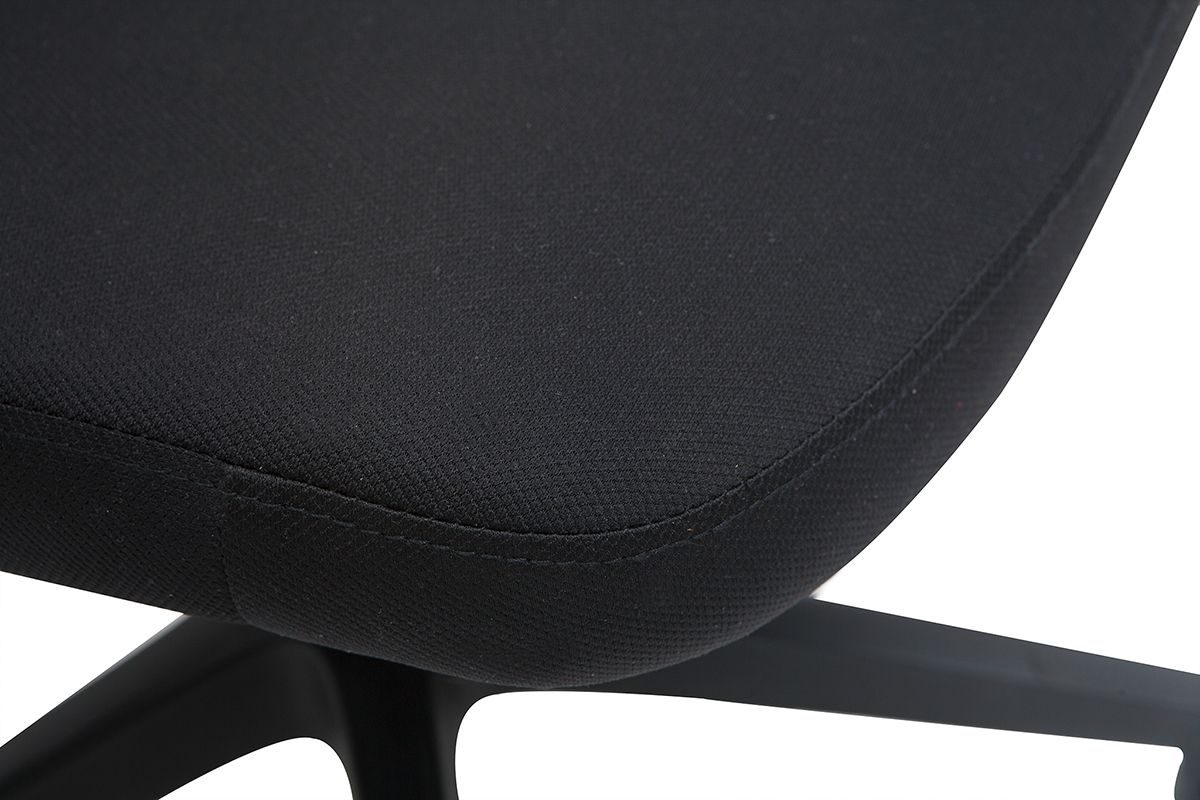 Poltrona da ufficio di design in tessuto nero RISTER