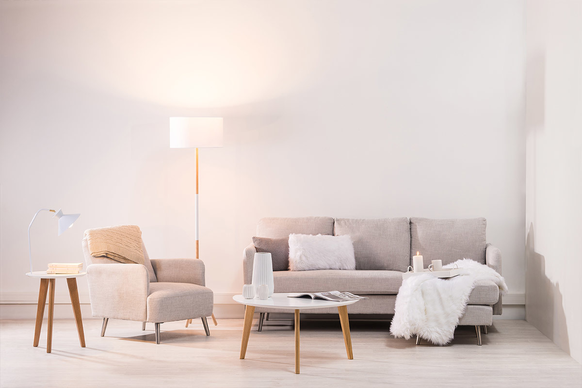Poltrona design grigio perla e piedi metallo BART