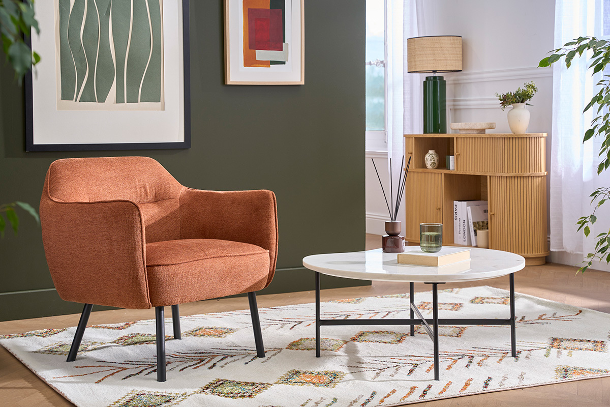 Poltrona design in tessuto effetto velluto texture terra bruciata e metallo nero LAURENS