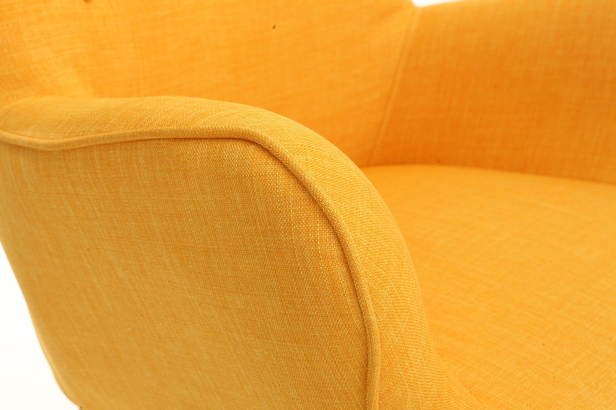 Poltrona design scandinava con poggiapiedi giallo e legno chiaro BRISTOL