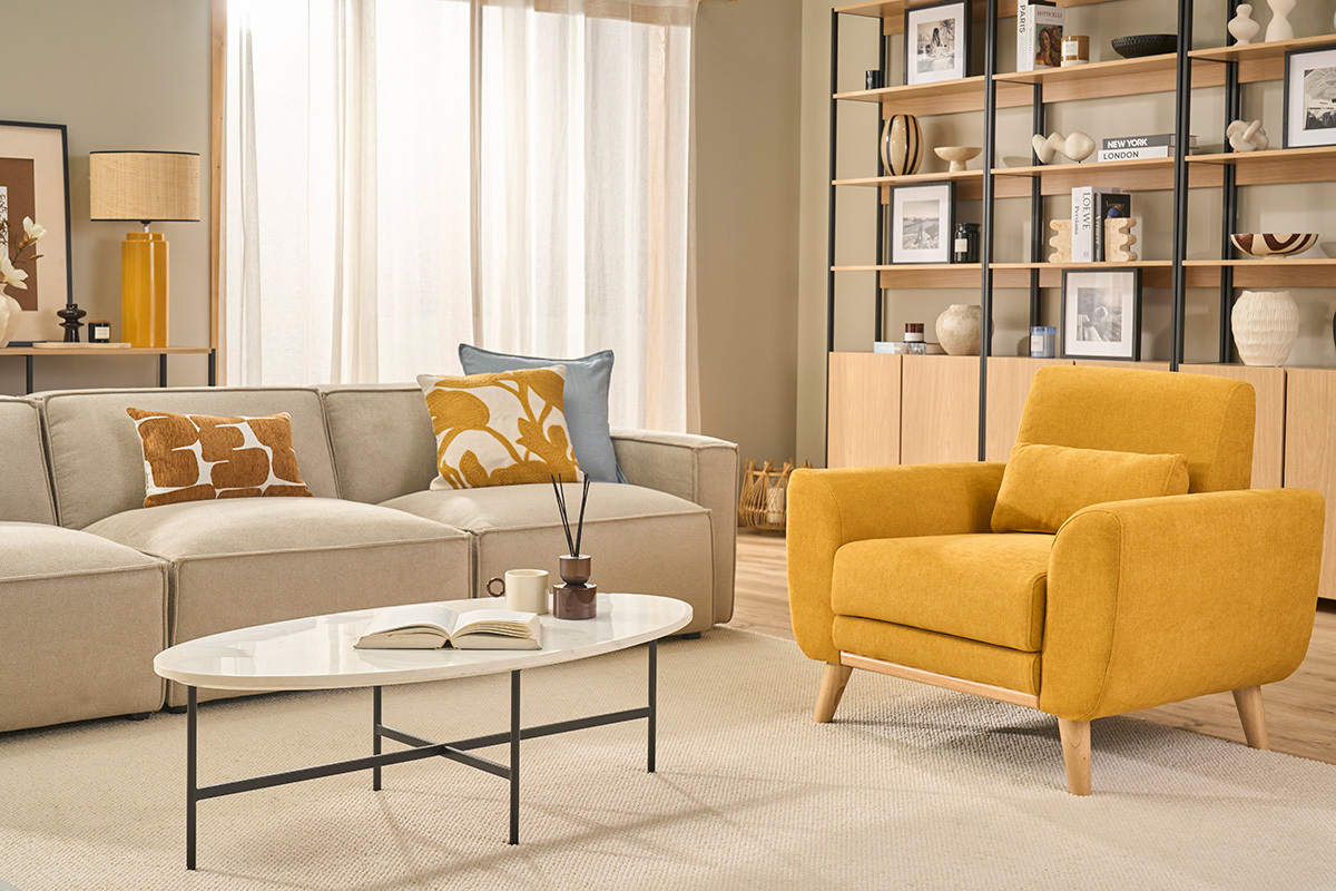 Poltrona design tessuto giallo senape e frassino EKTOR