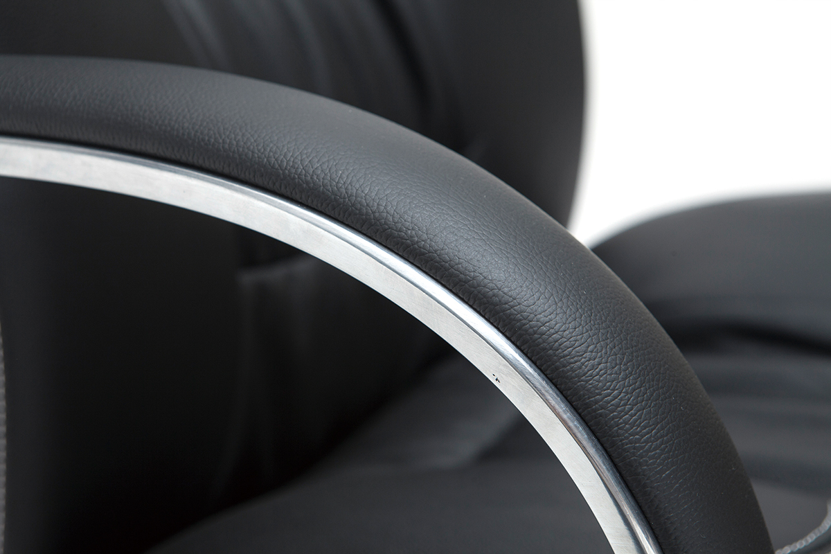 Poltrona di direzione in pelle nera DONATELLO