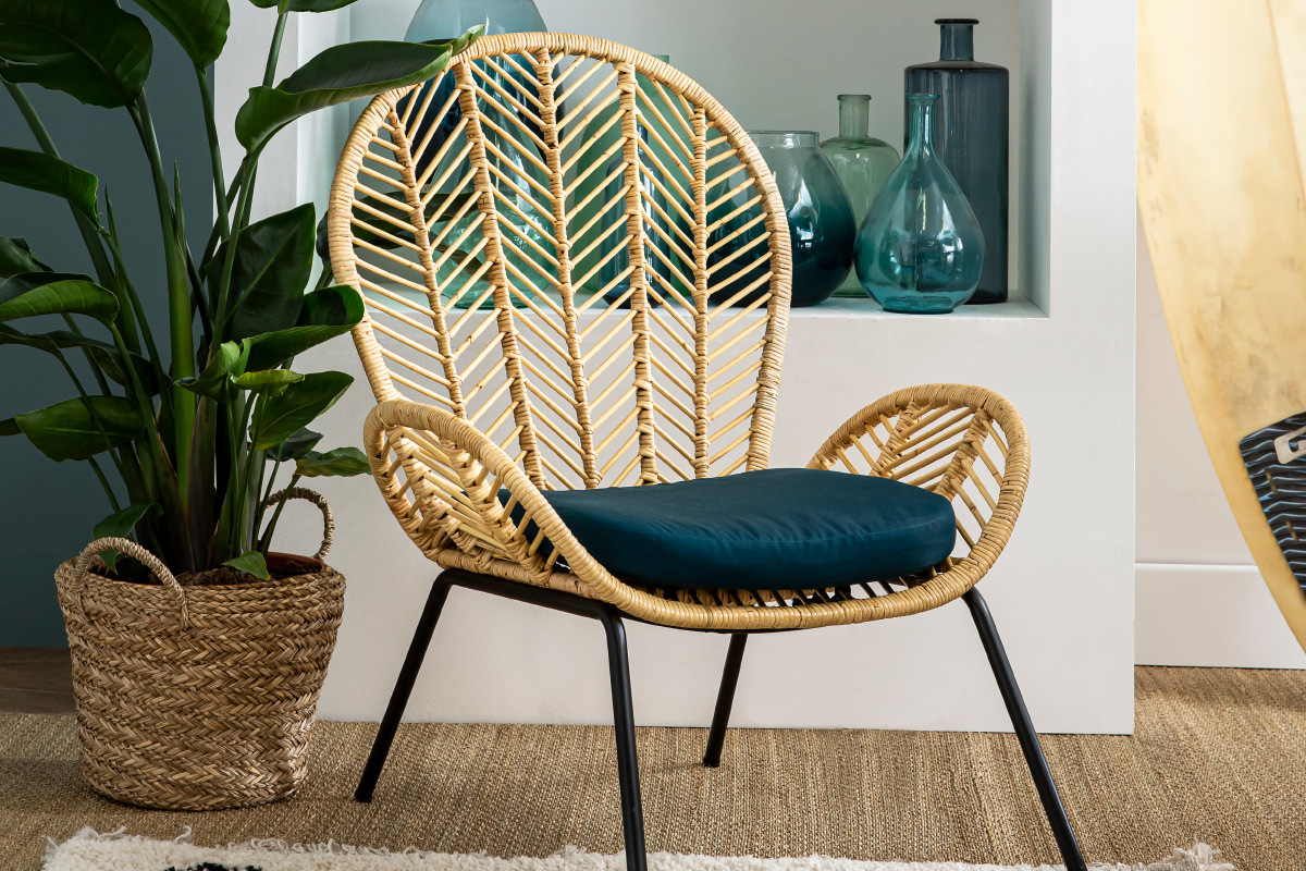 Poltrona in rattan e tessuto blu petrolio PEACOCK