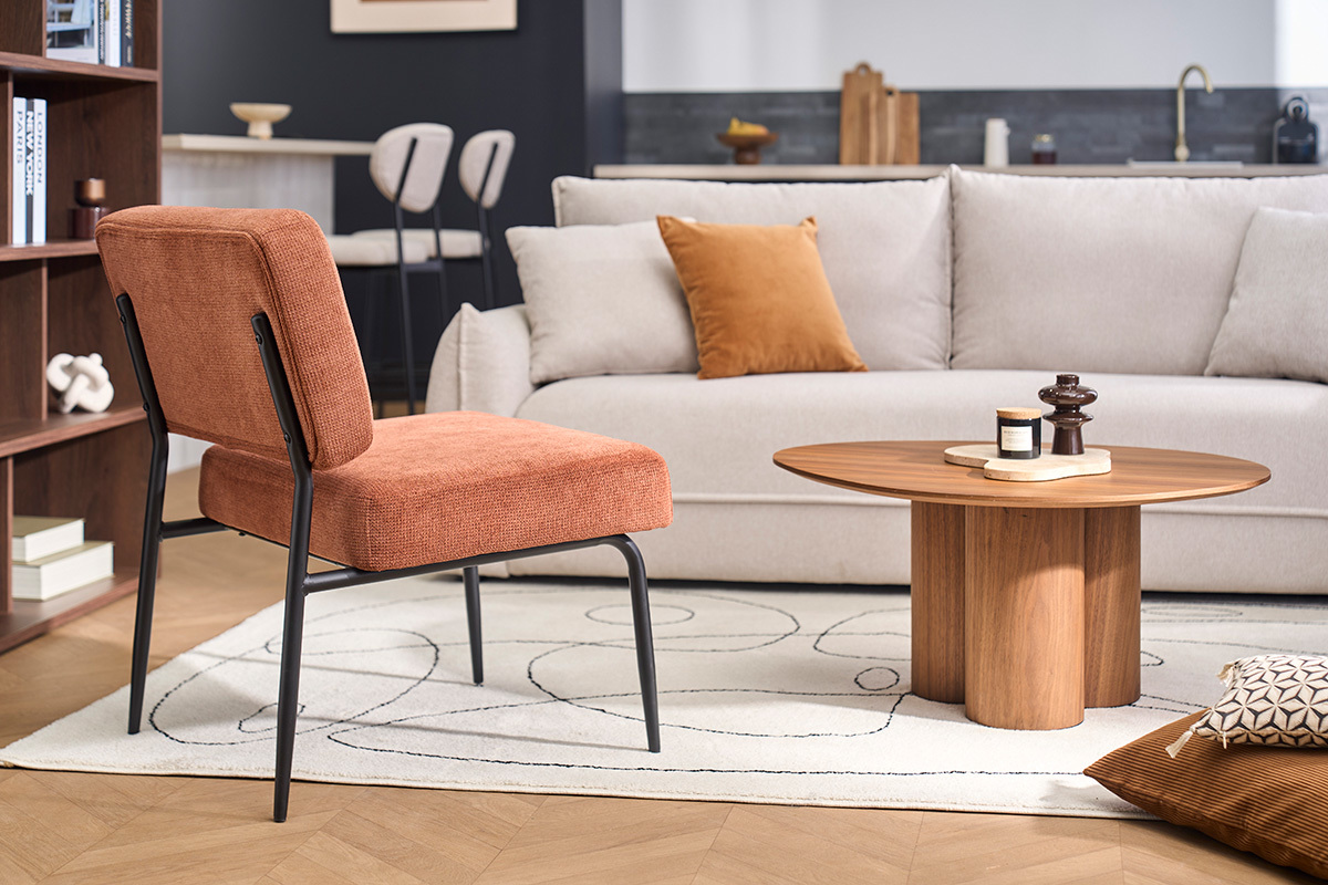 Poltrona in tessuto ciniglia terra bruciata e metallo nero VEDANA