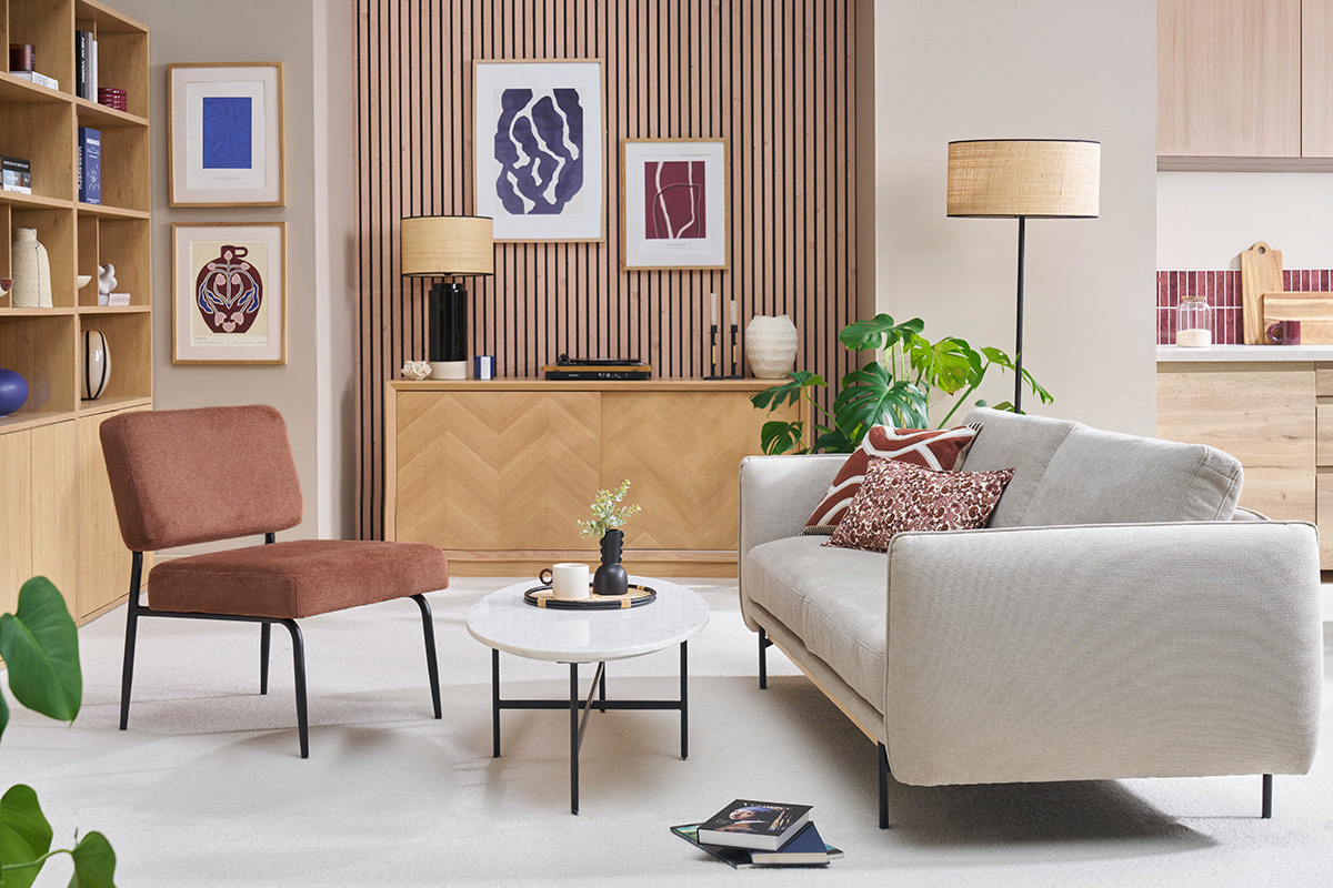 Poltrona in tessuto ciniglia terra bruciata e metallo nero VEDANA