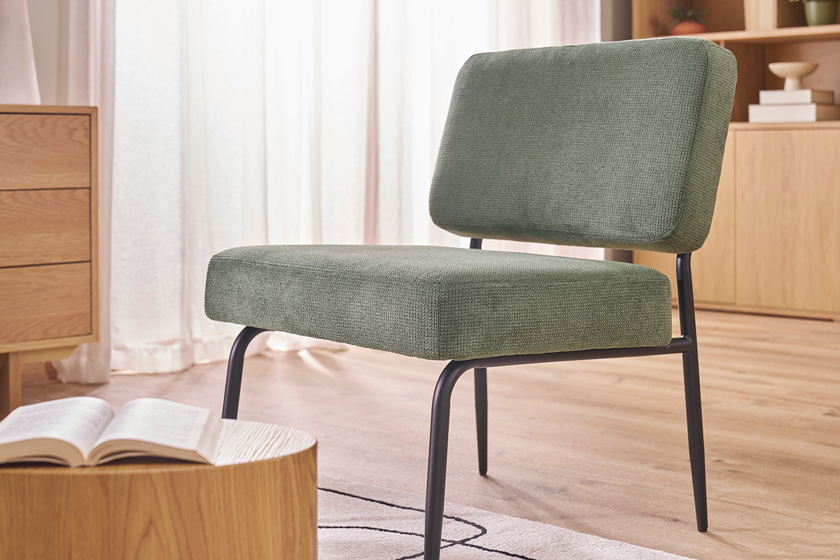 Poltrona in tessuto ciniglia verde kaki e metallo nero VEDANA