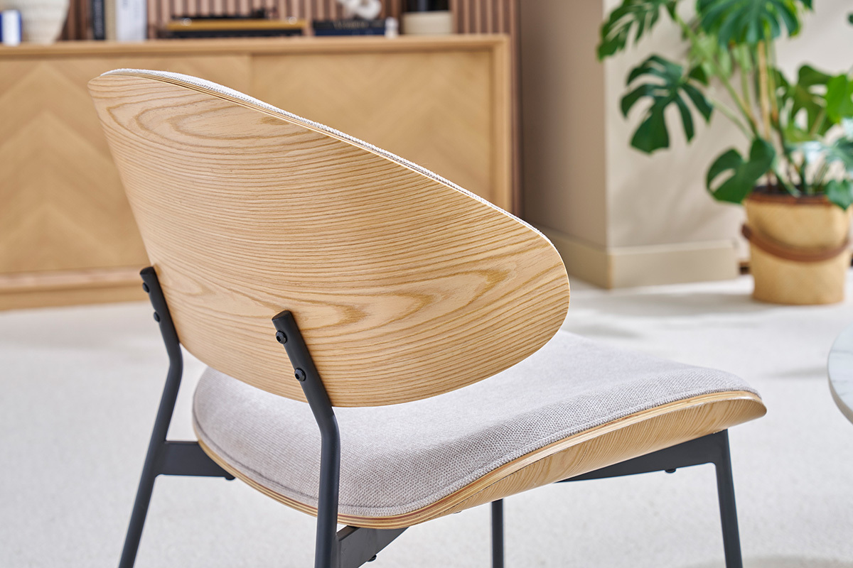 Poltrona in tessuto effetto velluto beige, legno chiaro e metallo nero FABULO