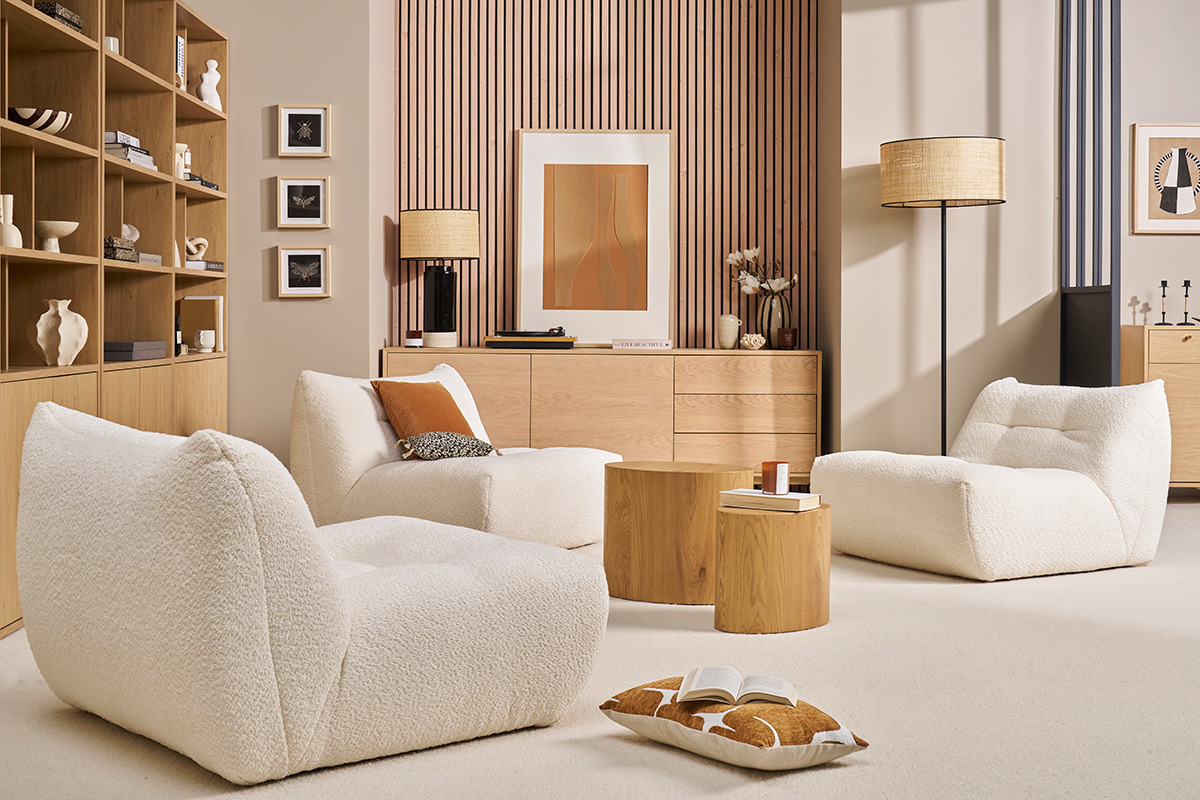 Poltrona lounge in tessuto boucl bianco sporco BUMPY