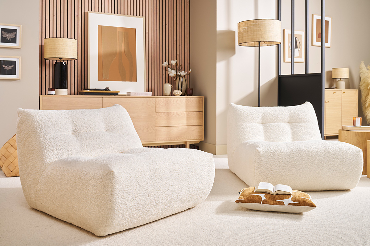 Poltrona lounge in tessuto boucl bianco sporco BUMPY