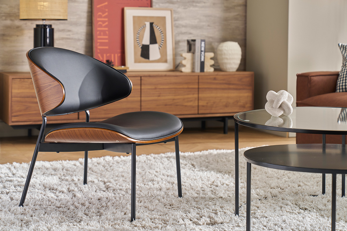 Poltrona nera, legno scuro e metallo nero FABULO