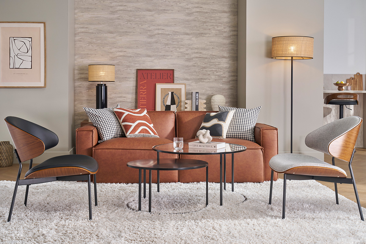 Poltrona nera, legno scuro e metallo nero FABULO