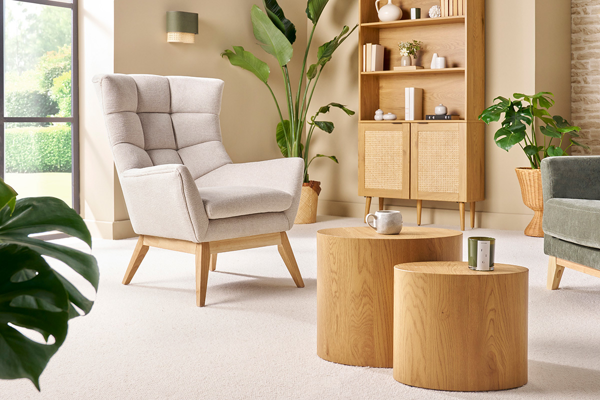 Poltrona scandinava effetto velluto colore naturale e legno BRODY