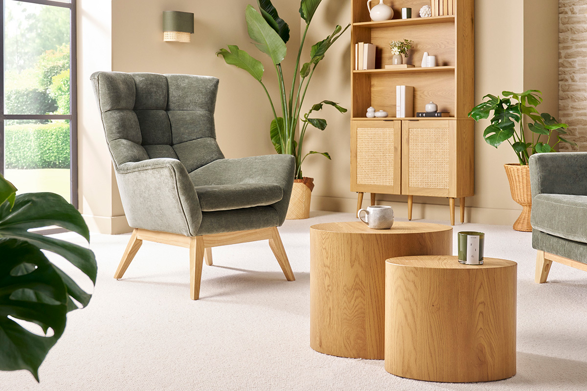 Poltrona scandinava effetto velluto kaki e legno BRODY