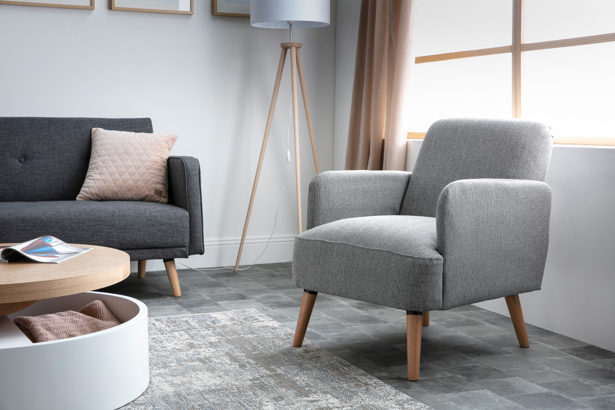 Poltrona scandinava grigio chiaro e legno - ISKO