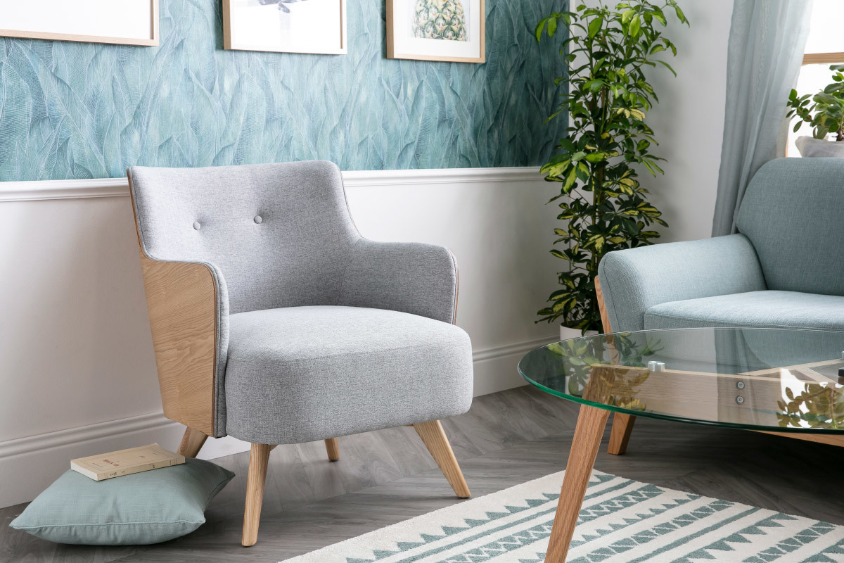Poltrona scandinava grigio perla piedi legno VALMY