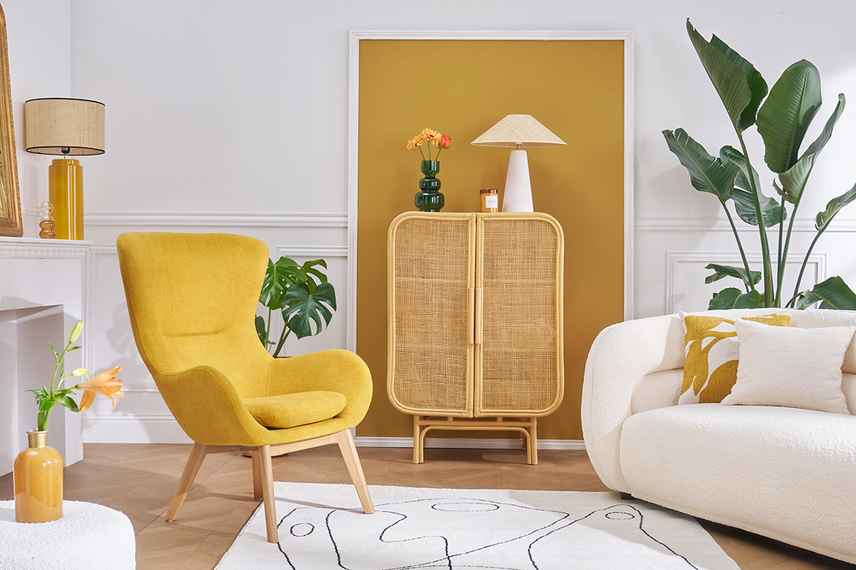 Poltrona scandinava in tessuto effetto velluto giallo senape e legno ESKUA