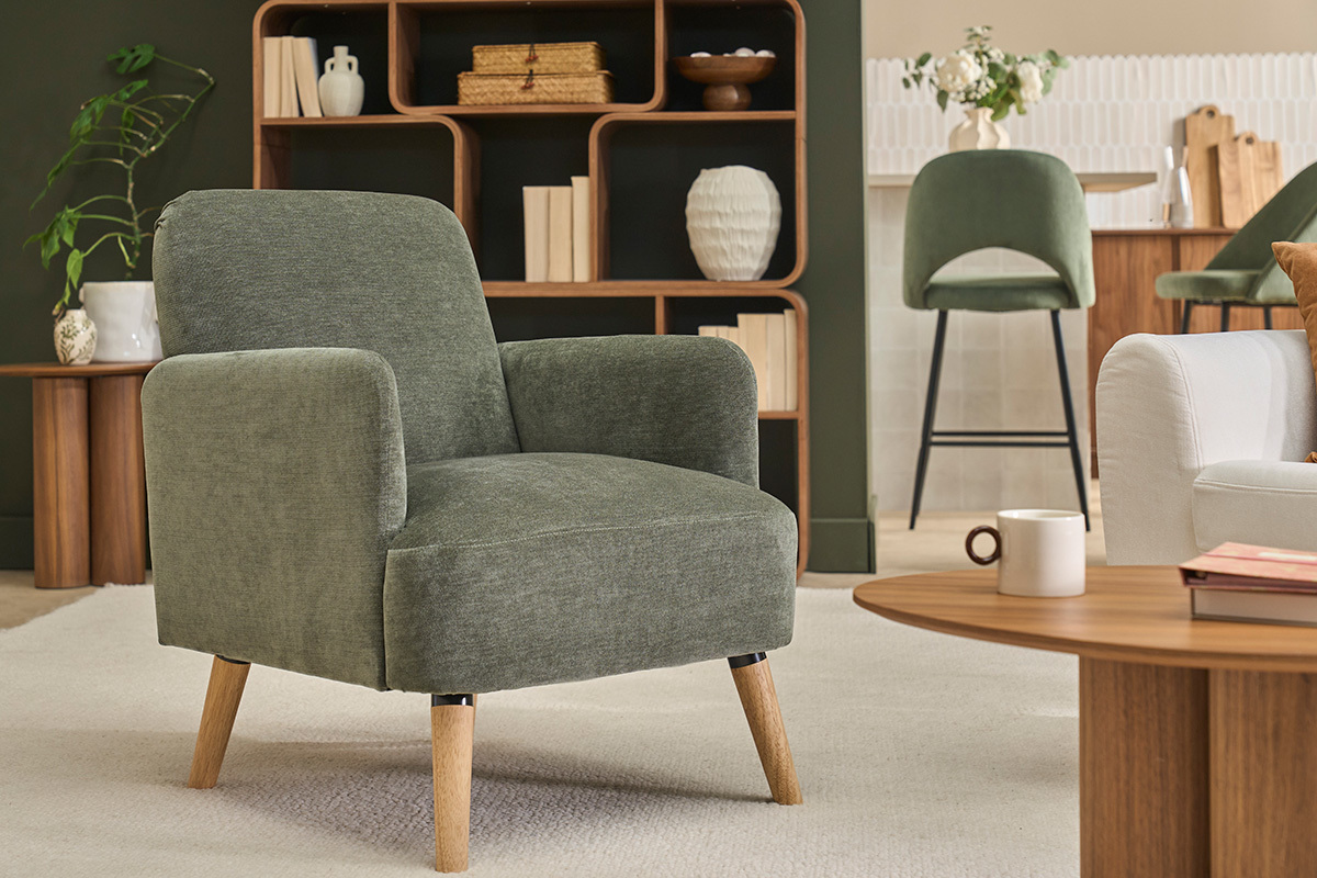 Poltrona scandinava in tessuto effetto velluto verde kaki e legno chiaro ISKO