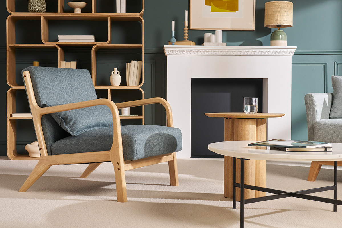 Poltrona scandinava in tessuto grigio verde e legno massello chiaro DERRY