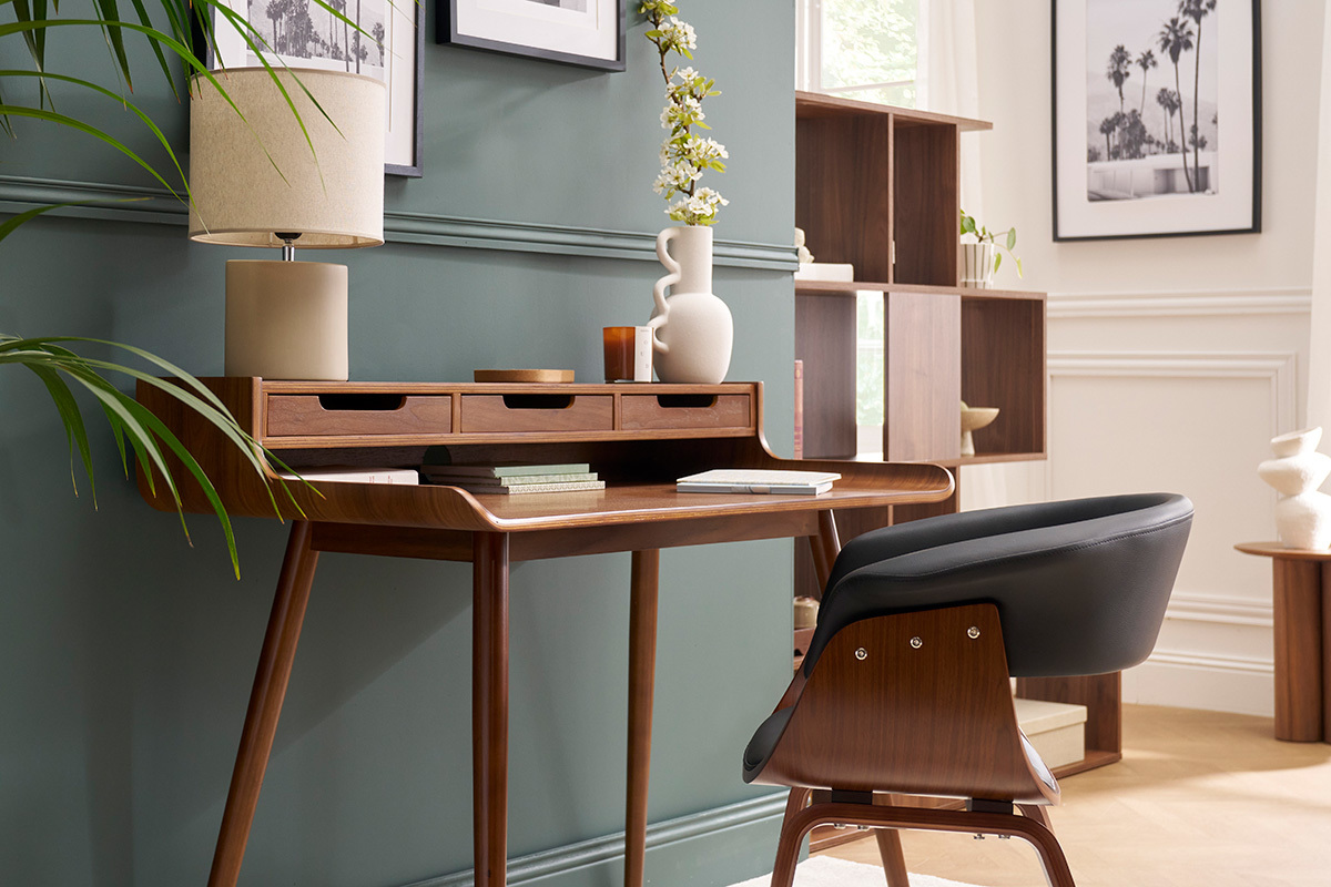 Poltrona scandinava nero e legno scuro OKTAV