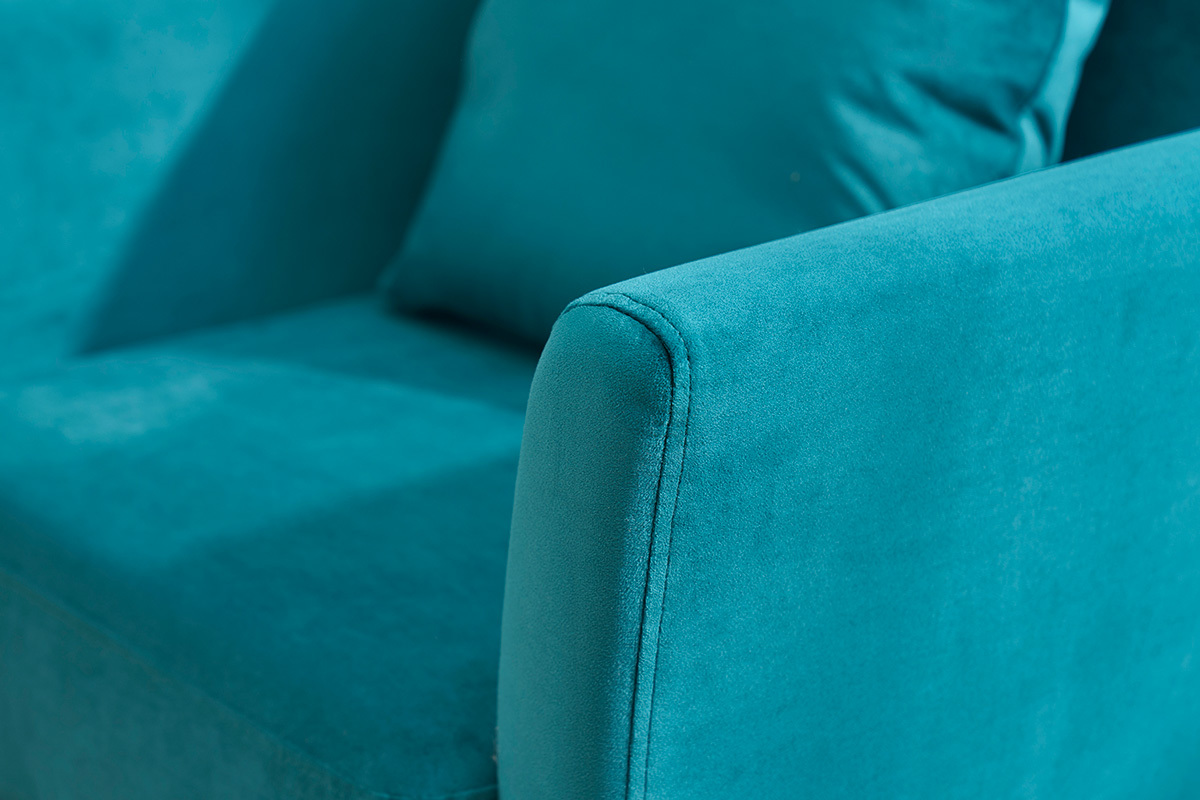 Poltrona scandinava velluto petrolio piedi in legno chiaro OSLO