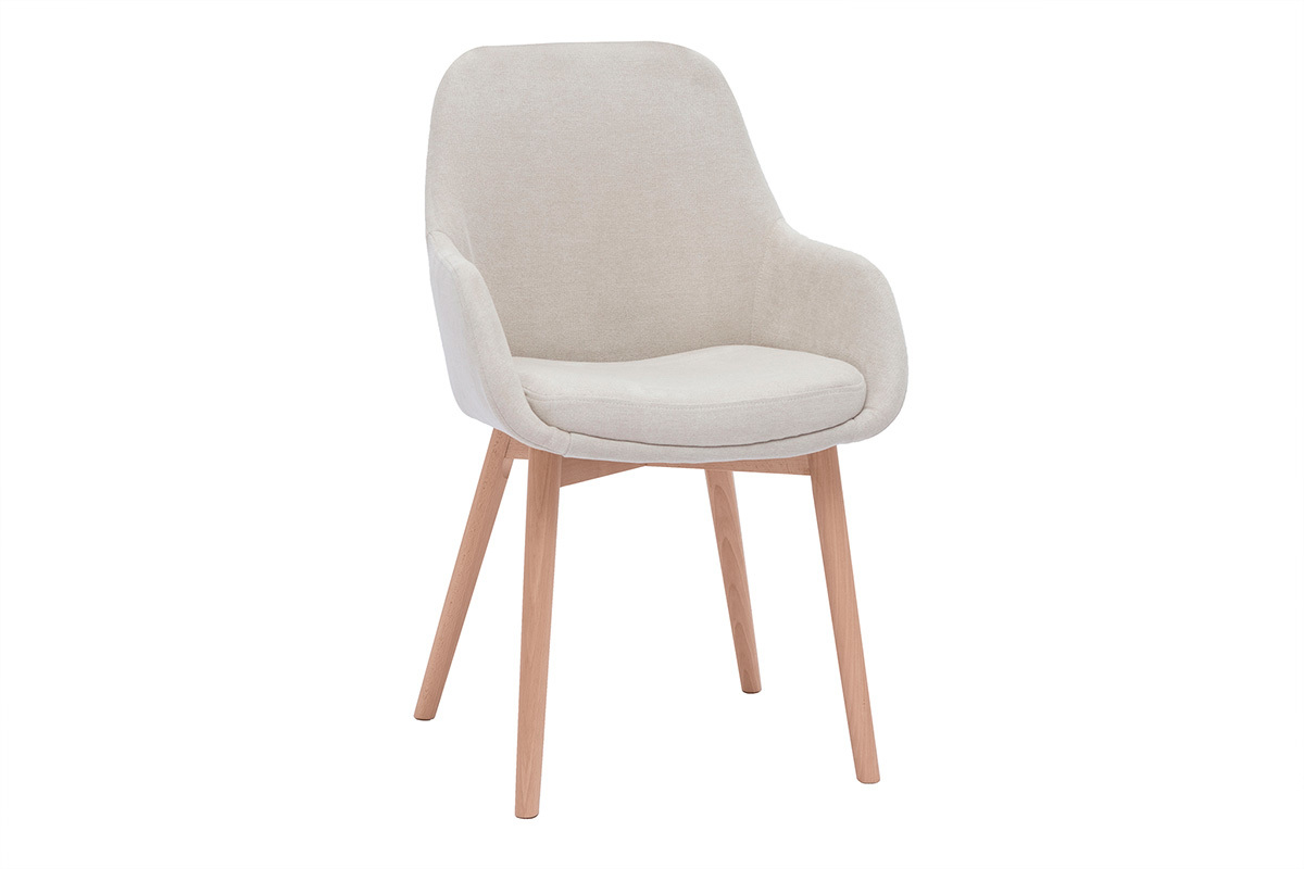 Poltrona scandinava in velluto beige con piedi in legno chiaro, vista da 3/4.