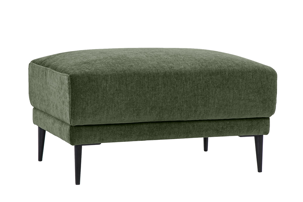 Pouf poggiapiedi in tessuto effetto velluto verde kaki con gambe in metallo nero, vista a tre quarti.
