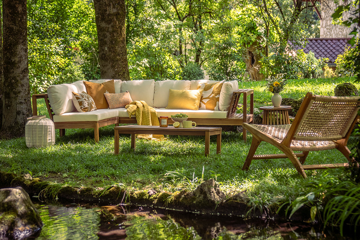 Salotto da giardino angolare in massello di acacia con cuscini beige BELIZE