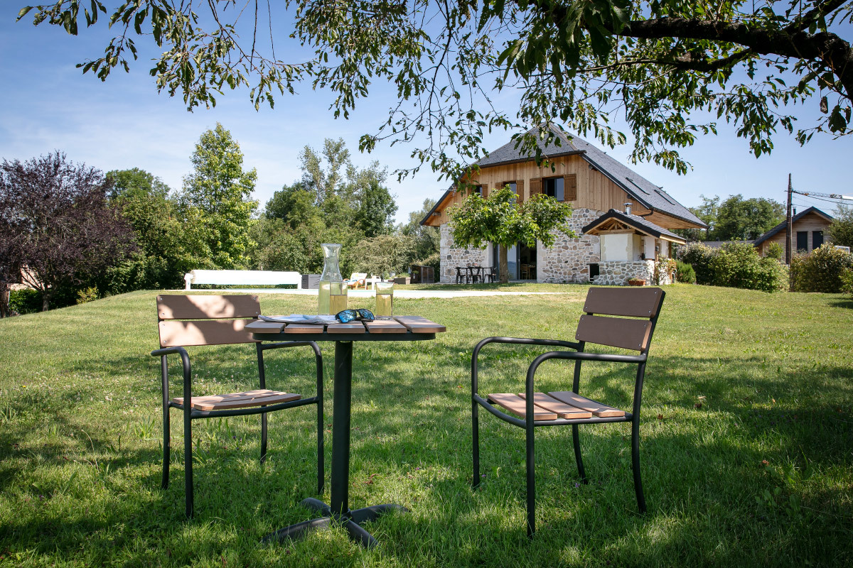 Salotto da giardino con tavolo bistrot e 2 sedie nere e legno PUB