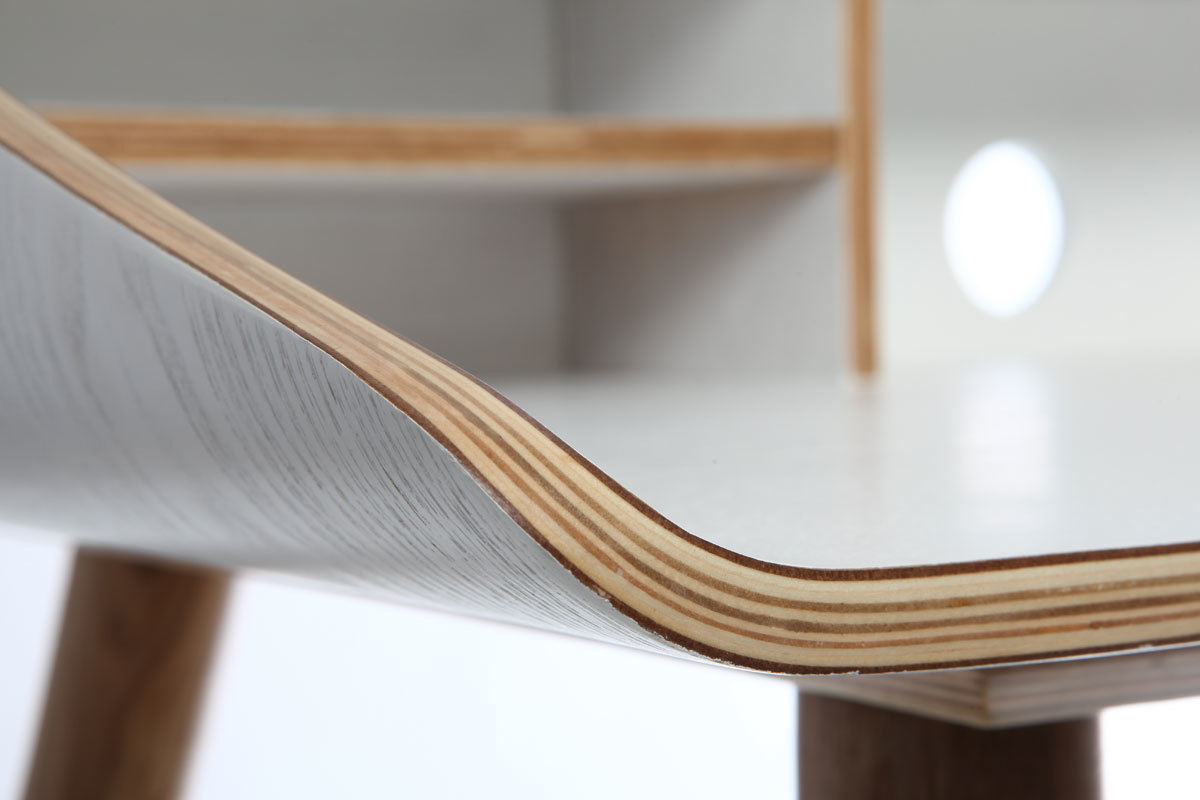 Scrivania con finiture bianche NORDECO