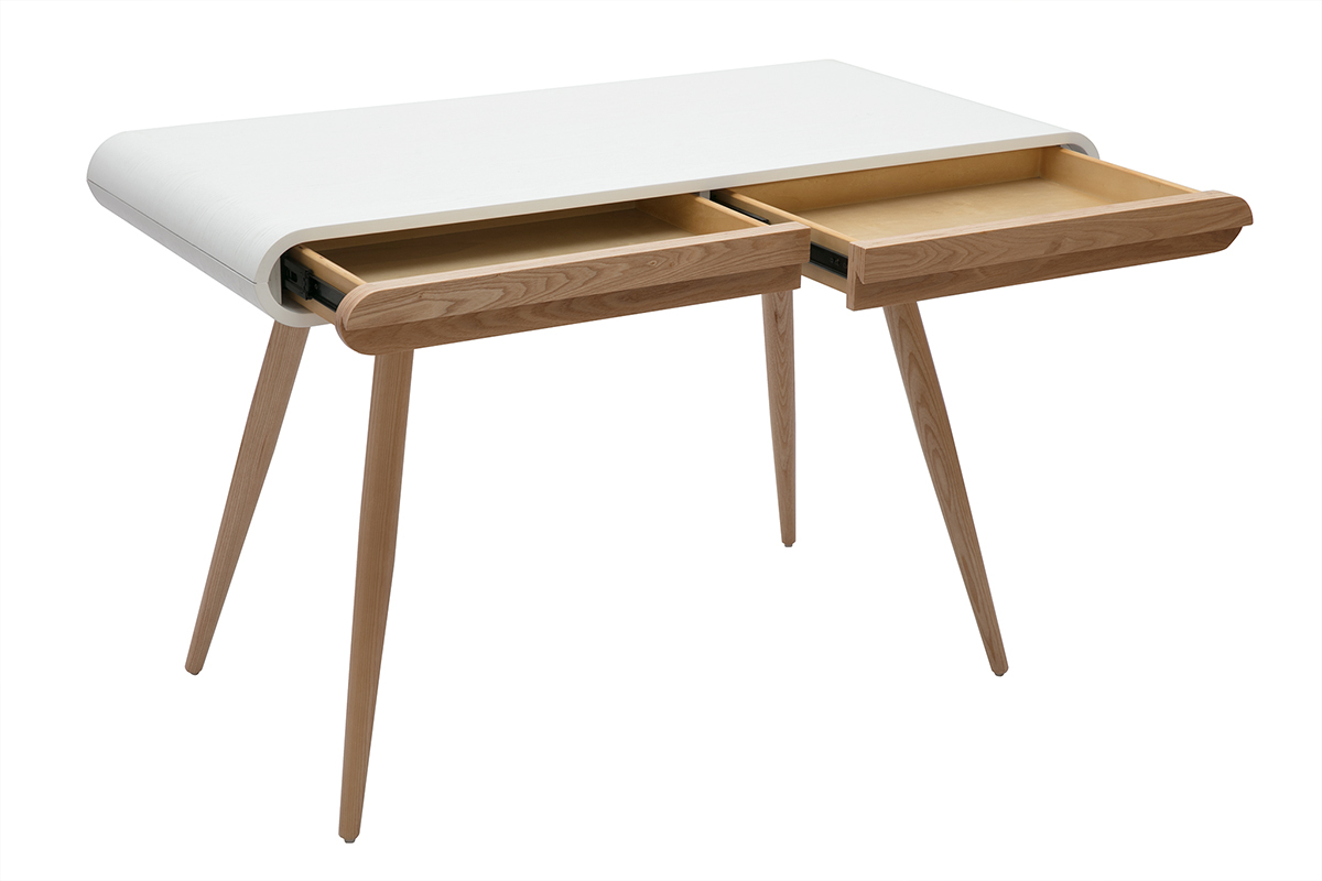 Scrivania scandinava in legno chiaro e bianco con 2 cassetti aperti, vista da 3/4.