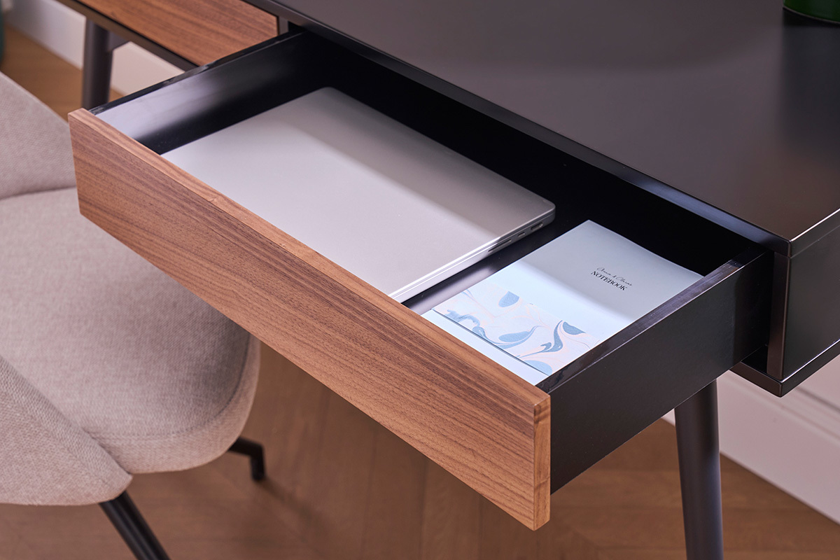 Scrivania design nero opaco e impiallacciatura noce TRIPOLI
