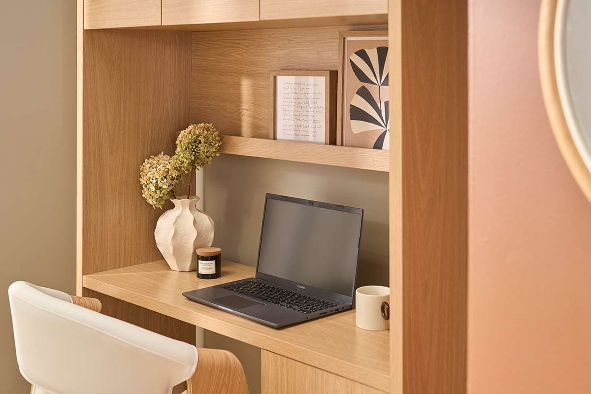 Scrivania libreria con ripiani finitura legno chiaro rovere L115 cm WISSEM