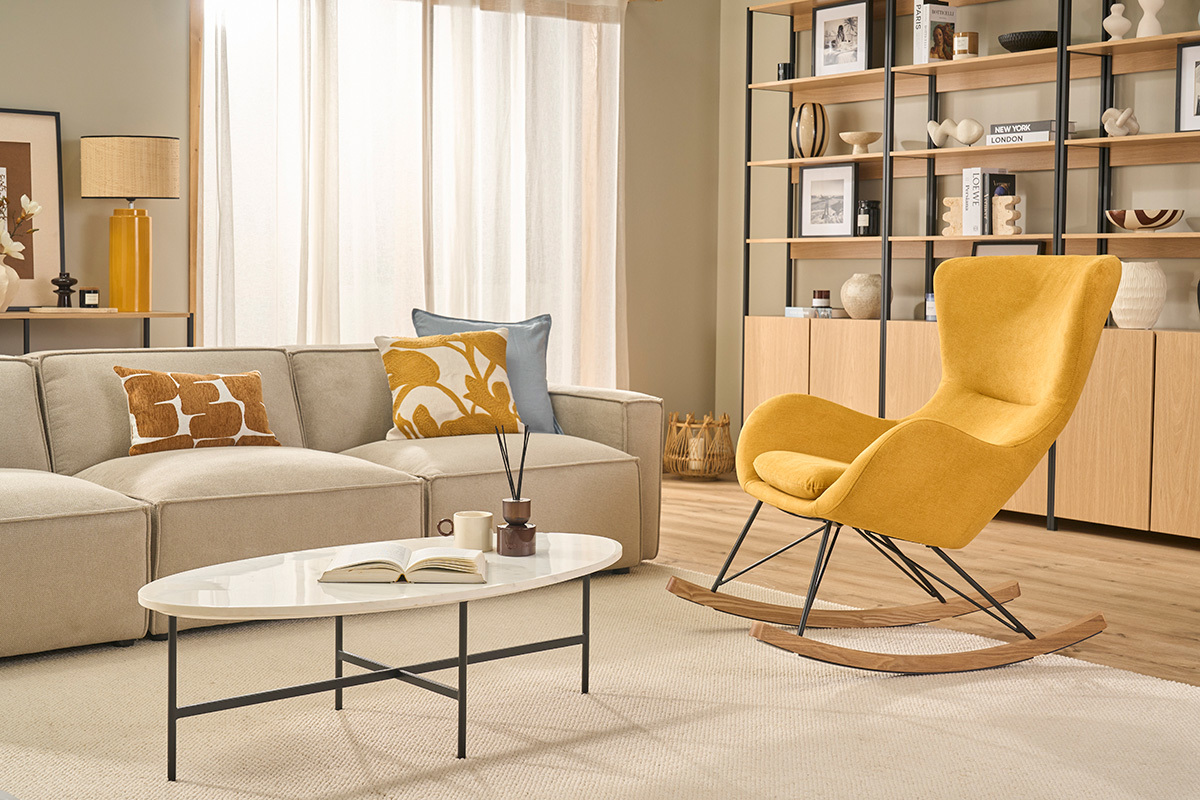 Sedia a dondolo design velluto giallo senape ESKUA