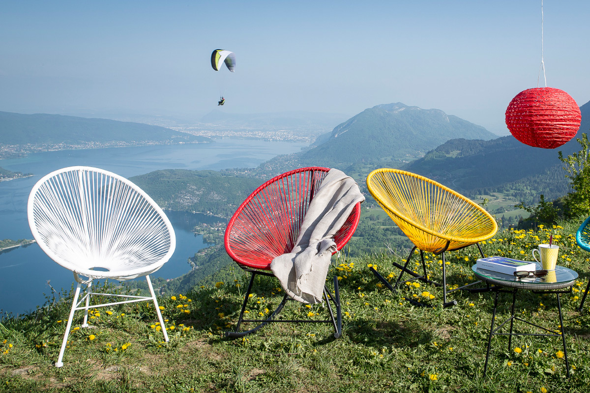 Sedia a dondolo in fili di resina Bianco BELLAVISTA