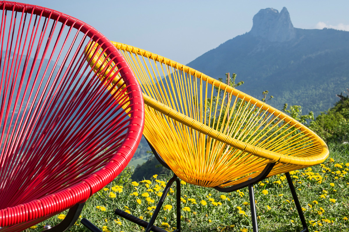Sedia a dondolo in fili di resina Rosso BELLAVISTA