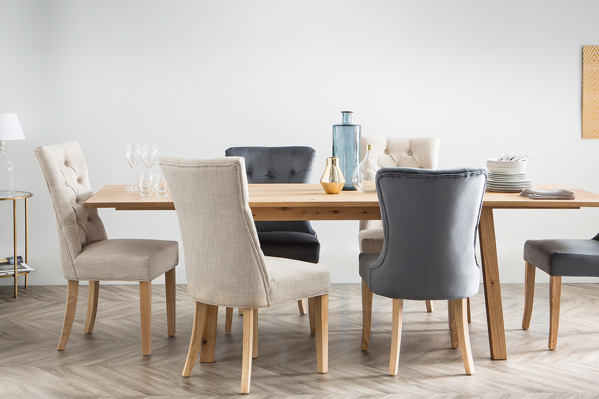 Sedia classica in velluto, colore: Blu scuro, piedi legno chiaro, modello: GUSTAVE